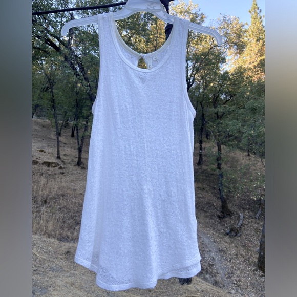 $6 👚 Frenchi Knitted Layering Tank - Picture 1 of 3